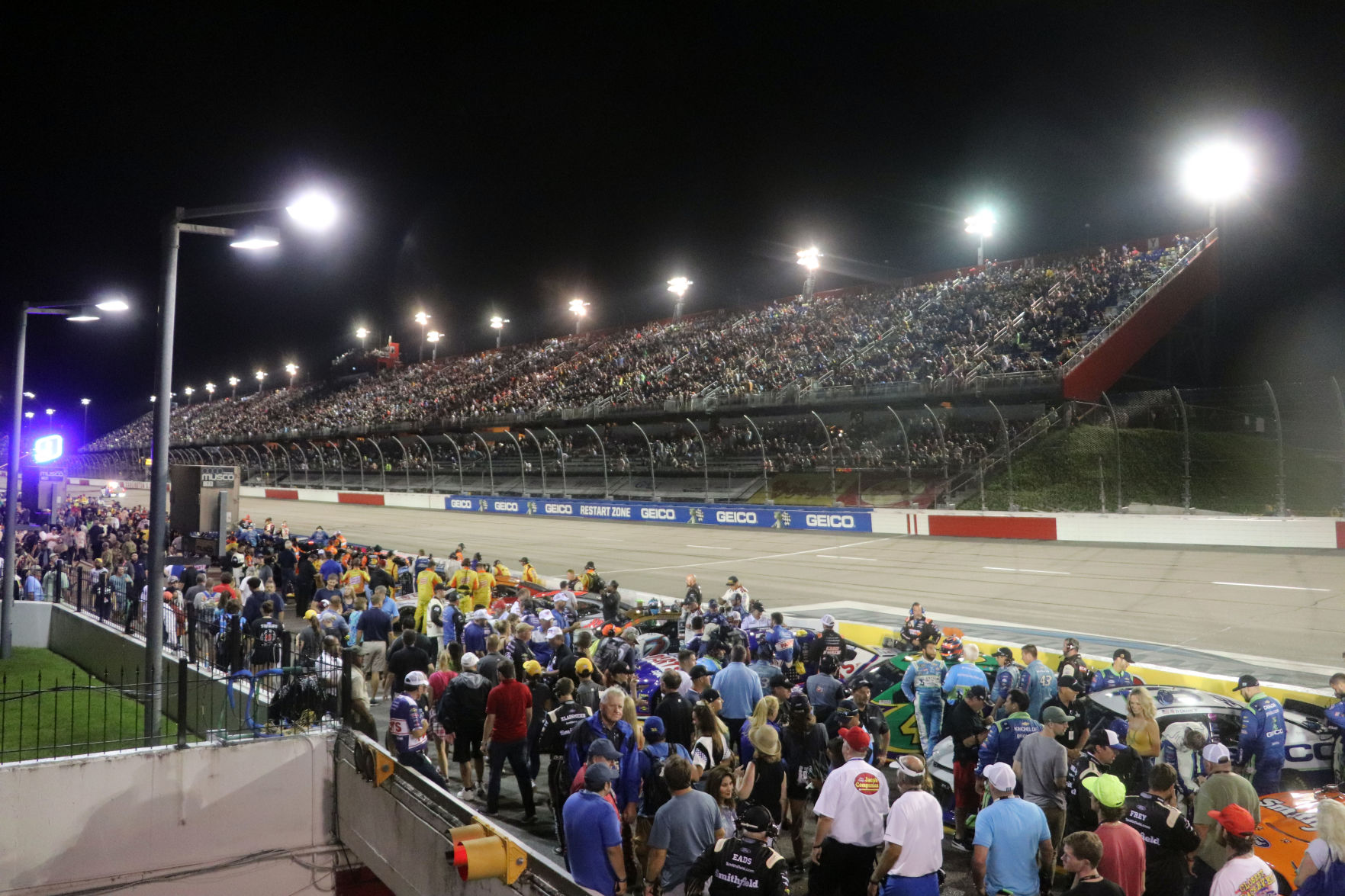 Southern 500 (19).JPG
